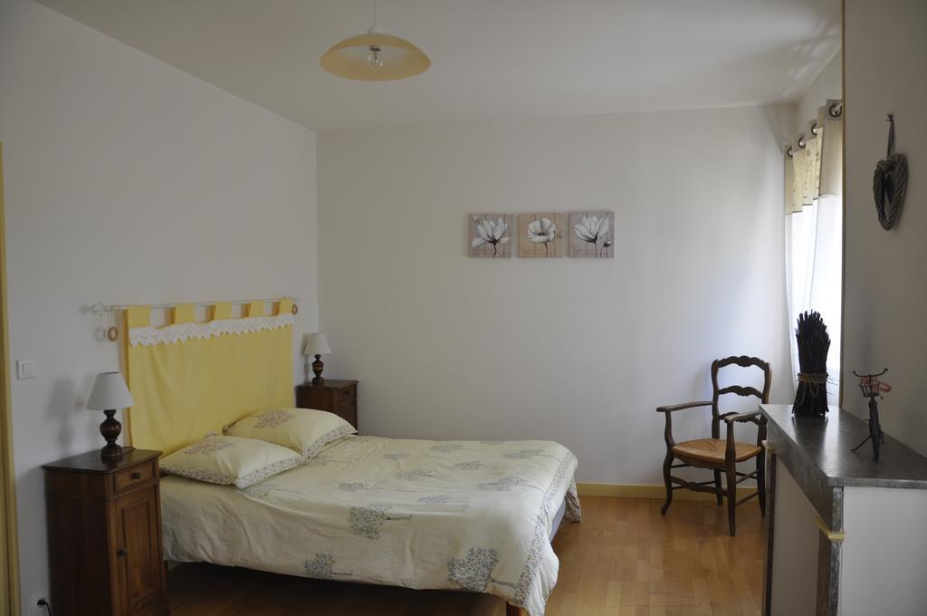 Les Cigales Bed & Breakfast Charols Luaran gambar