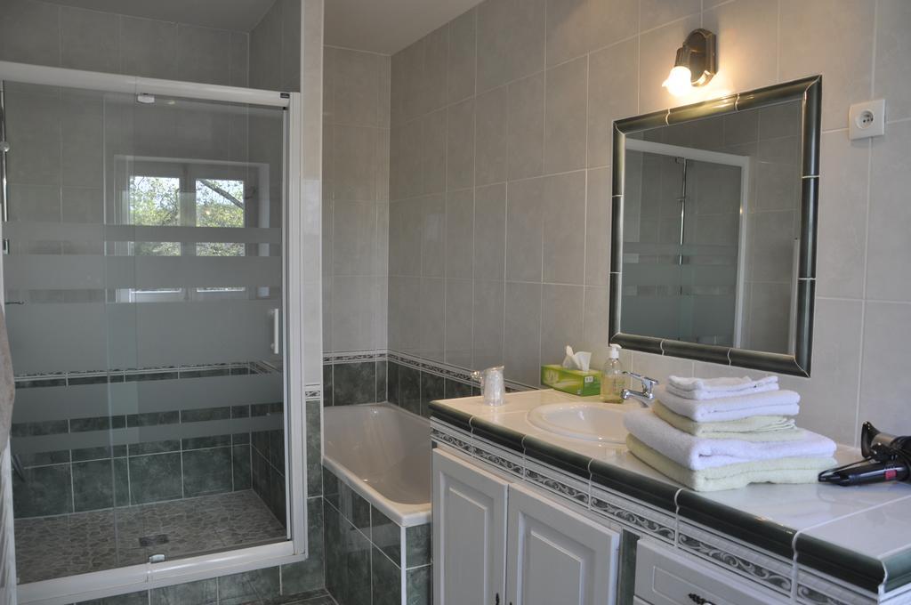 Les Cigales Bed & Breakfast Charols Luaran gambar