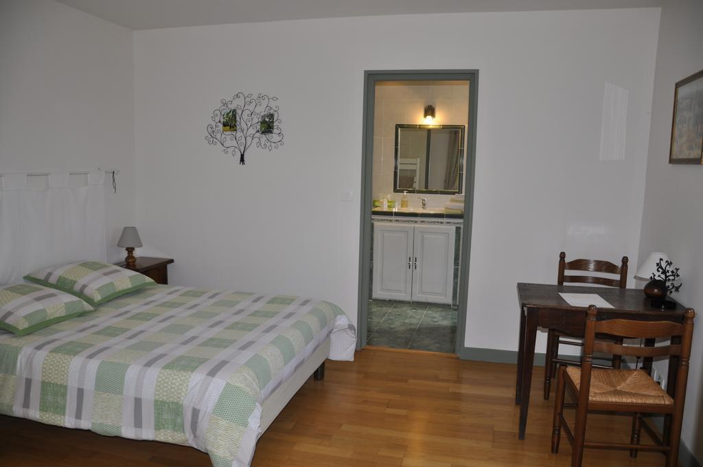 Les Cigales Bed & Breakfast Charols Luaran gambar