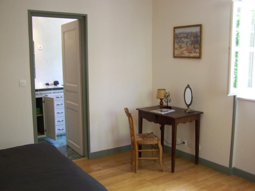 Les Cigales Bed & Breakfast Charols Luaran gambar